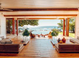 Ibagari Boutique Hotel，位于罗阿坦的酒店