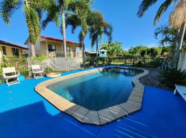 Suburban Paradise With a Pool，位于Petrie的酒店
