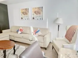 Stylish Downtown Escape with Rooftop Views