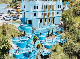 Hotel y Termales Castillo Del Lago Guatape，位于Horizonte的酒店