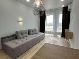 Апартаменти в ЖК City Park поруч з басейном та видом на Дніпро，位于切尔卡瑟的带泳池的酒店