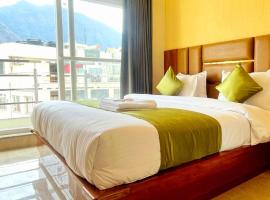 Traveller's Paradise-Mountain View By Around Stays，位于瑞诗凯诗的酒店
