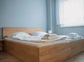 PRZYSTANEK ROSZKÓW -NOCLEGI i RESTAURACJA