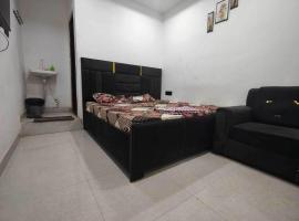 Hotel O Rewa shree，位于Budhni的酒店