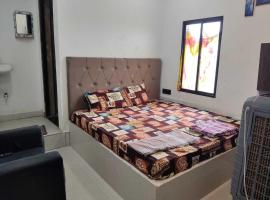 Hotel O Rewa shree，位于Budhni的酒店
