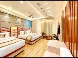 HOTEL MANTVYA PALACE Near Kashi vishwanath Temple - Restaurant & Parking Facilities - Fully Air Conditioning Suite Rooms - Best Hotel In Varanasi
