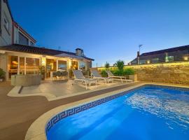 MAR DE SOBRÁN suites，位于维拉加尔西亚·德·阿劳萨的酒店