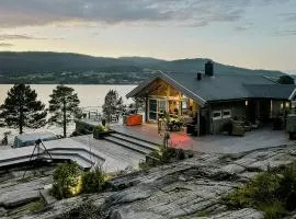 Seaside Cabin With Private Pier In Eidsvåg