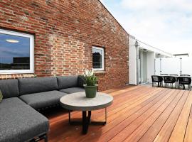 6 person holiday home in Ringkøbing，位于灵克宾的酒店