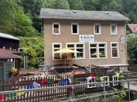Alte Schule，位于巴特尚道的青旅