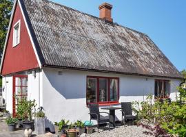 2 Bedroom Lovely Home In Simrishamn，位于锡姆里斯港的酒店