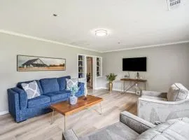5BR with Game Room & Huge Backyard