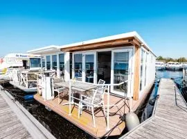 Floating Holiday Home - 15 mins to AMS