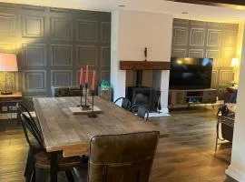 Dog Friendly Cottage with 3 double bedrooms