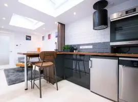 Studio37 - A cosy stylish central hideaway Pass the Keys