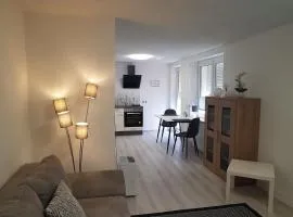 Helle Ferienwohnung Für 4 Personen, Mit Terrasse
