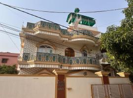 Venue for Weddings, Stays & Celebrations at The Haveli Guests 24plus，位于巴特那的酒店