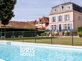 Logis Hotel Domaine du Cheval Blanc，位于Saint-Boil的酒店