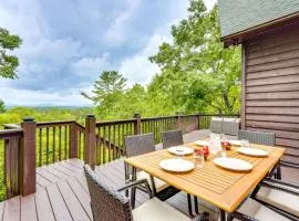 Hawks View Chalet, Hot Tub and Mountain Views