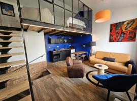 Le Loft de Genas - la Bastide, le Chalet, le Loft, le Mas, la Paillote，位于热纳的公寓