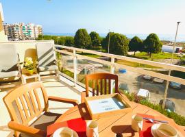 .Apartamento 1a linea de playa + piscina + parking DAIMUS，位于代穆斯的酒店