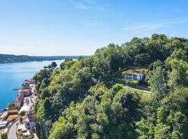 Stylish villa & spectacular views! - Villa La Rocca，位于阿罗纳的酒店