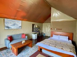 Seroja Hills Glamping Wonosobo，位于Kejajar的酒店