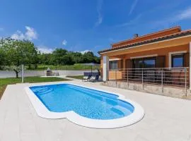 Holiday Home Tina by Interhome