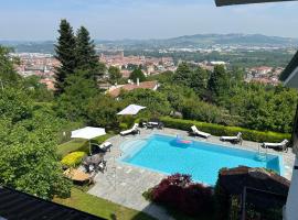 Alba View Apartment with Pool，位于阿尔巴的酒店