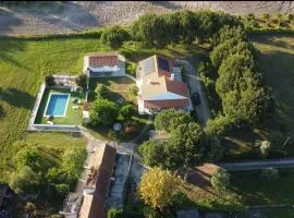 Na Quinta- alojamento rural com piscina de água salgada