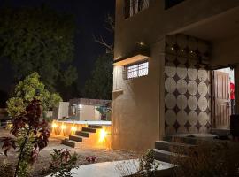 kailasha nature friendly home stay，位于Daulatābād的酒店