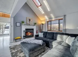 Family Home W Hot Tub - 1 Mile To Lake