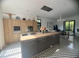 Maison individuelle en ville d'hiver à Arcachon，位于阿卡雄的酒店