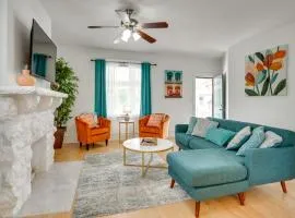 Luxurious 2BR Kansas City Condo Near Downtown