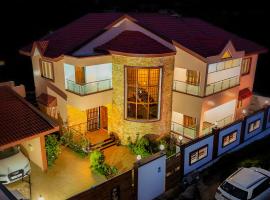 Rail Ridge Luxury Villa，位于乌提的酒店