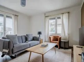 Maple Suite Zürich Helle Ferienwohnung mit Balkon & 2 großen Schlafzimmern
