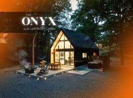 Lux A-Frame w/ Hot Tub, Fire Pit, Kayaks & Views，位于Rockwell的酒店