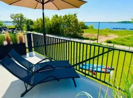 8 Personen Ferienhaus ,,Seegelblick" am Goitzschesee, erste Reihe am Strand mit Sauna, Kamin, Wallbox & SUP