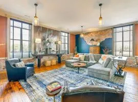 Walkable Wytheville Loft on Main Street!