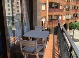 Apartamento grande con posibilidad de garage con 2 baños y 2 terrazas，位于毕尔巴鄂的酒店