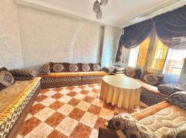 Apartment 5 min Corniche，位于纳祖尔的海滩酒店