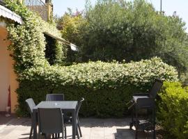 Anna's HOUSE - Family Home，位于皮佐的酒店