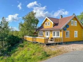 Lovely Home In Lindesnes With Sauna