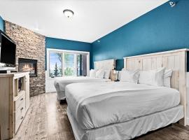 Breathtaking Lake Views Studio, 2 Queen Beds, Fireplace and Heated Indoor and Outdoor Pools，位于图哈伯斯的酒店