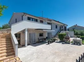 Apartments with parking spaces ski, Marcana - 24578