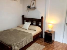 Mini apartment in downtown Limón with AC