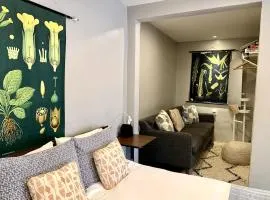 The Greenhouse - Cozy Adobe Casita for 2