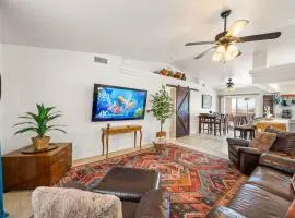 Lake View, Themed Rooms, King Beds, Fire Pit