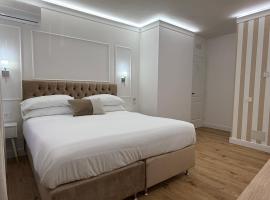 Emy Suites，位于奇维塔韦基亚的酒店