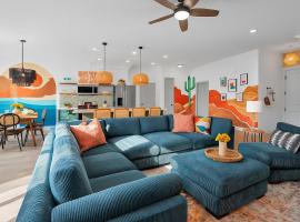 Spacious Home Sleeps 14 with Game Room Near St George Lakes &Zion NP，位于哈里肯的酒店